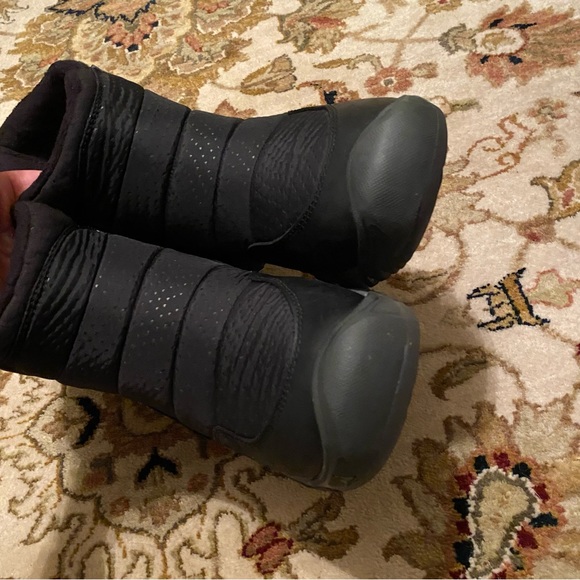 Keen waterproof boots - Picture 2 of 8